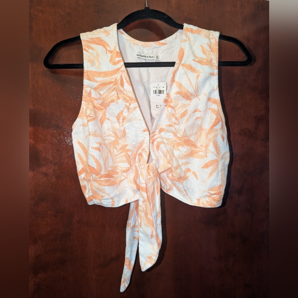 Abercrombie & Fitch Orange and White Leaf Print Crop Top